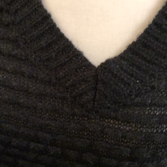 BLACK V NECK LUMIERE LONG SLEEVE SWEATER - Large Cozy! NWOT - Picture 4 of 15